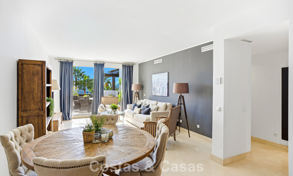 Apartments for sale in a gated complex in Nueva Andalucia, Marbella 788750