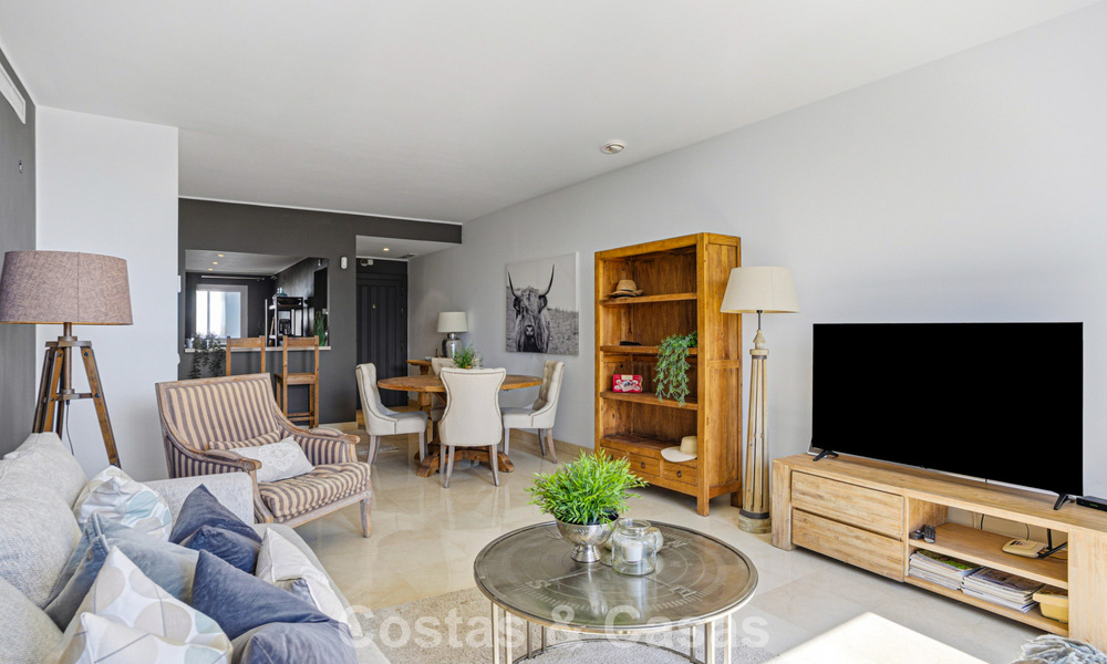 Apartments for sale in a gated complex in Nueva Andalucia, Marbella 788756