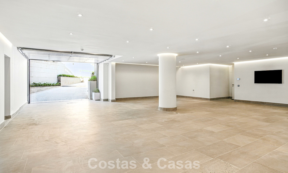 Remarkable neoclassical palace for sale in the prestigious gated community of Sierra Blanca, Marbella 788196