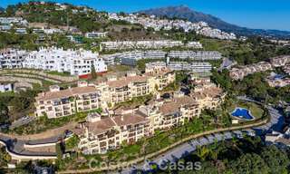 Move-in ready corner apartment for sale in a golf resort in the hills of Marbella - Benahavis 788245 