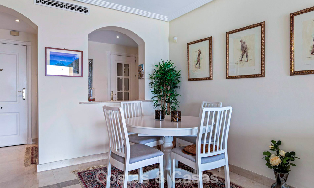 Move-in ready corner apartment for sale in a golf resort in the hills of Marbella - Benahavis 788248