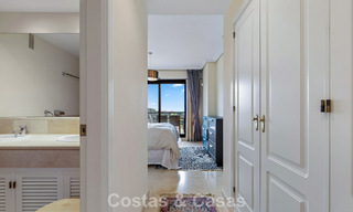 Move-in ready corner apartment for sale in a golf resort in the hills of Marbella - Benahavis 788261 