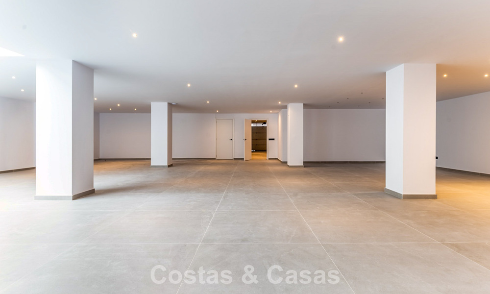 Stunning luxury villa with timeless Andalusian architecture for sale on the New Golden Mile between Marbella and Estepona 788344