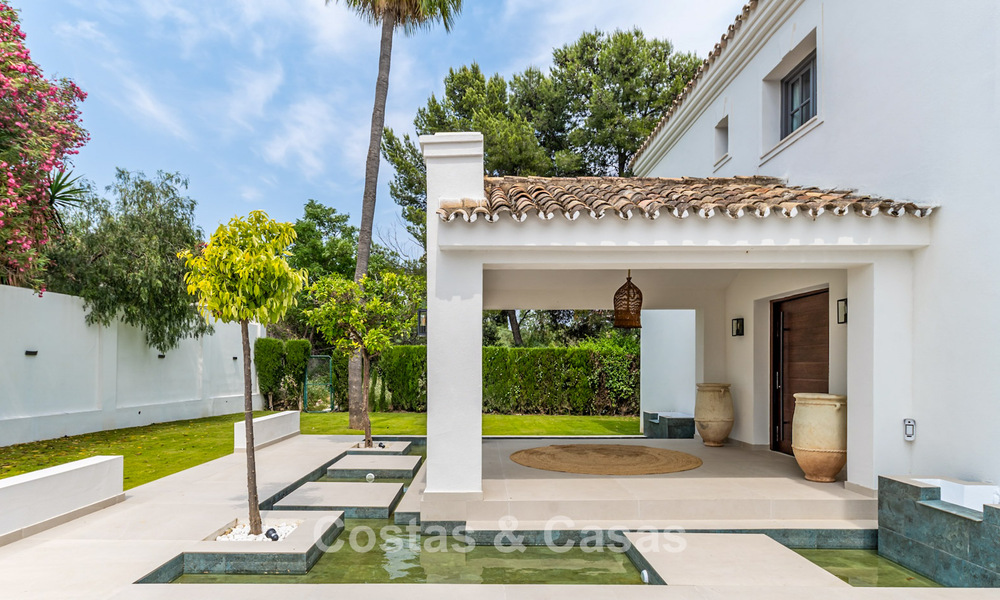 Stunning luxury villa with timeless Andalusian architecture for sale on the New Golden Mile between Marbella and Estepona 788355