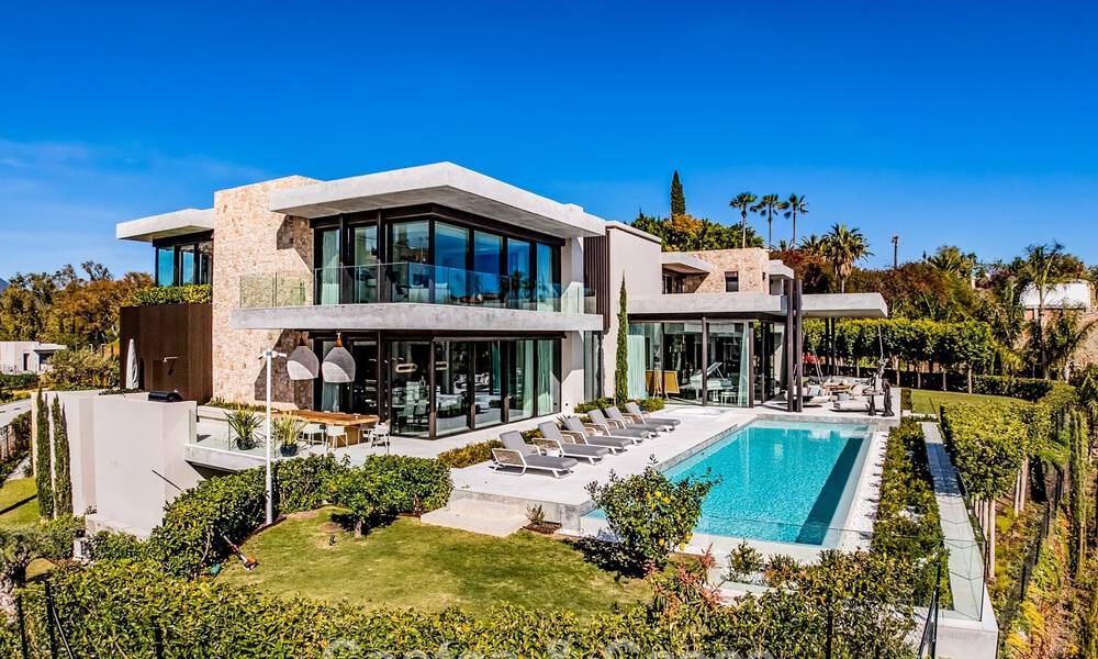 High-end luxury villa with panoramic sea views for sale in a prestigious resort, Benahavis - Marbella 788383
