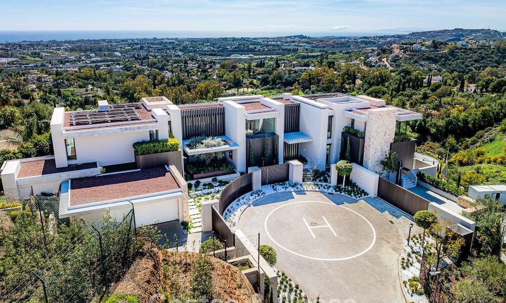 High-end luxury villa with panoramic sea views for sale in a prestigious resort, Benahavis - Marbella 788387