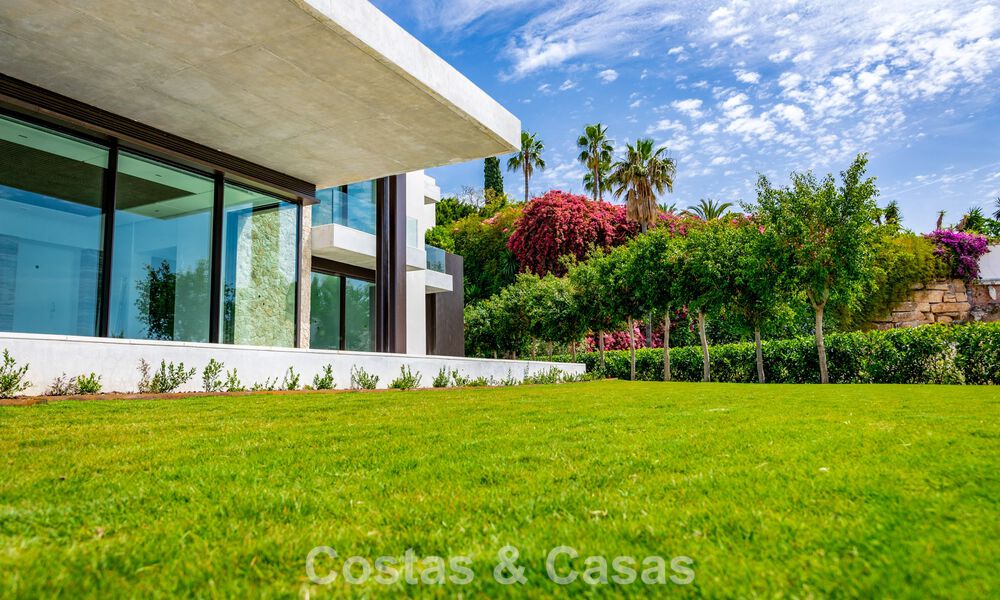 High-end luxury villa with panoramic sea views for sale in a prestigious resort, Benahavis - Marbella 788391