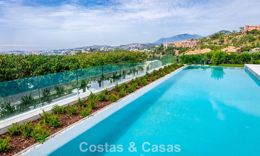 High-end luxury villa with panoramic sea views for sale in a prestigious resort, Benahavis - Marbella 788392