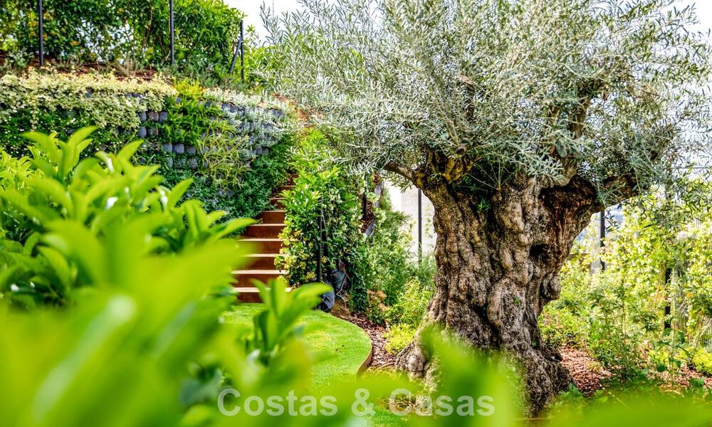 High-end luxury villa with panoramic sea views for sale in a prestigious resort, Benahavis - Marbella 788393