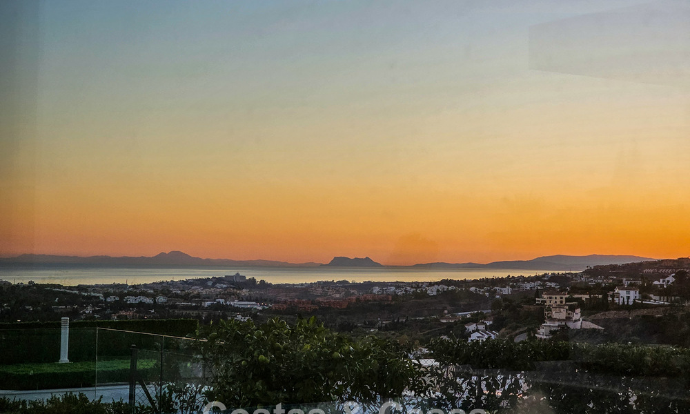 High-end luxury villa with panoramic sea views for sale in a prestigious resort, Benahavis - Marbella 788396