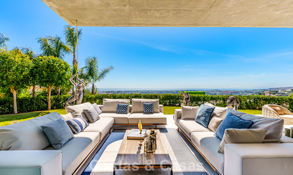 High-end luxury villa with panoramic sea views for sale in a prestigious resort, Benahavis - Marbella 788408
