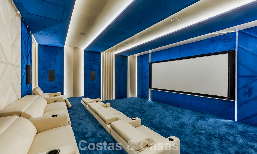 High-end luxury villa with panoramic sea views for sale in a prestigious resort, Benahavis - Marbella 788430