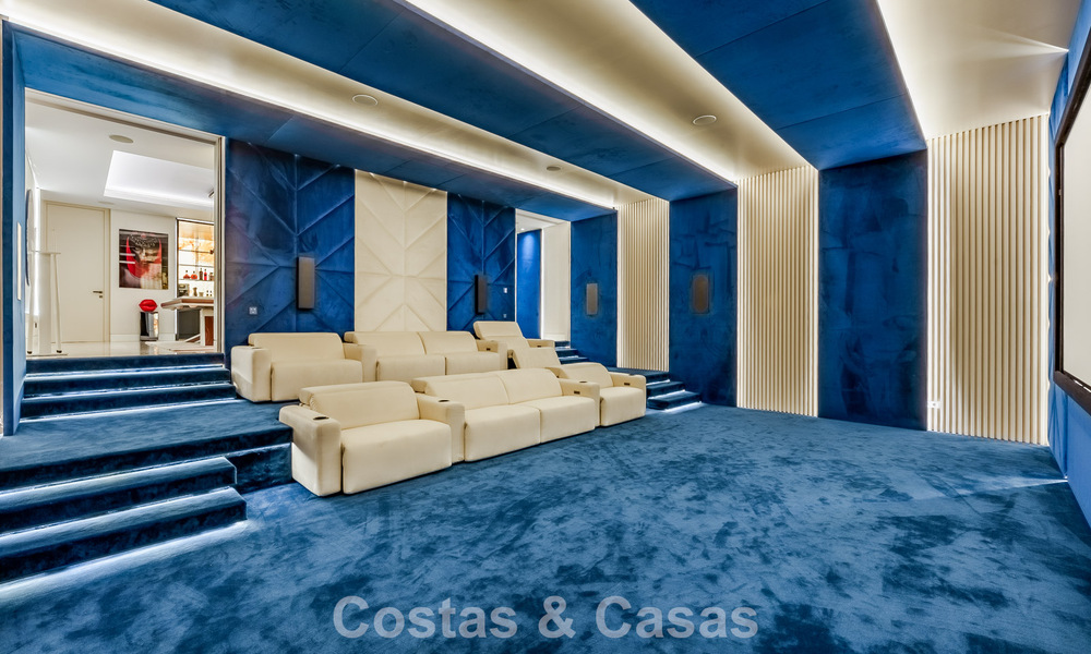 High-end luxury villa with panoramic sea views for sale in a prestigious resort, Benahavis - Marbella 788431