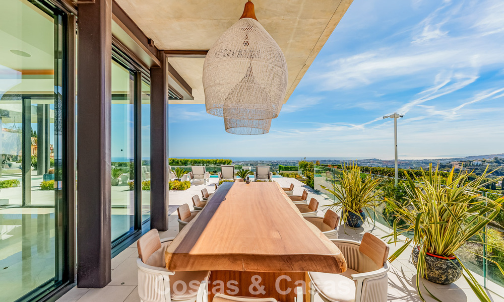 High-end luxury villa with panoramic sea views for sale in a prestigious resort, Benahavis - Marbella 788433