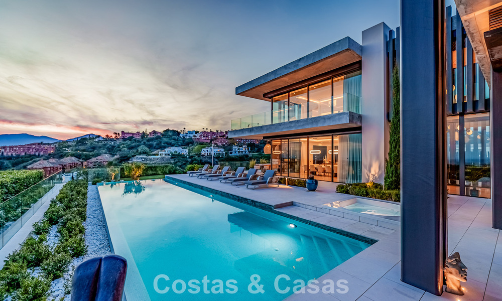 High-end luxury villa with panoramic sea views for sale in a prestigious resort, Benahavis - Marbella 788434