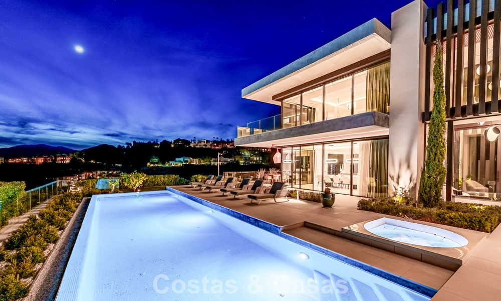 High-end luxury villa with panoramic sea views for sale in a prestigious resort, Benahavis - Marbella 788436