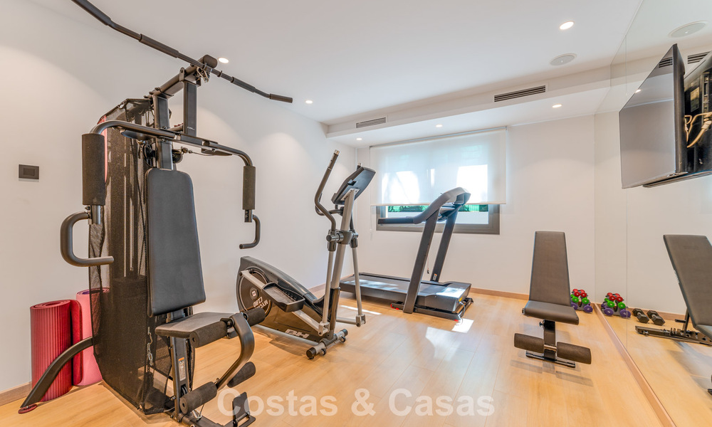 Stylishly renovated luxury villa for sale in a privileged golf community in Nueva Andalucia, Marbella 788437