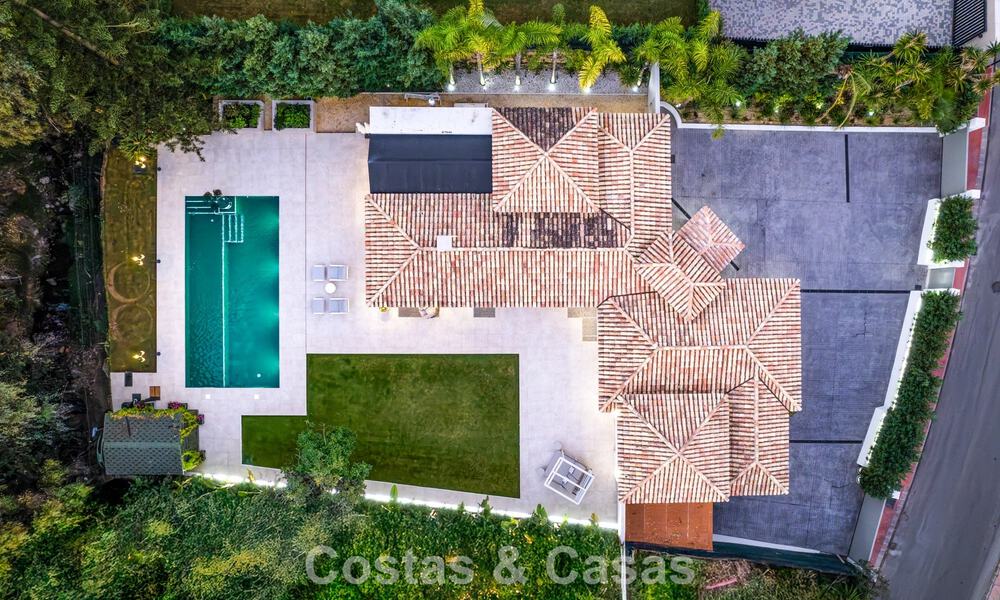 Stylishly renovated luxury villa for sale in a privileged golf community in Nueva Andalucia, Marbella 788439