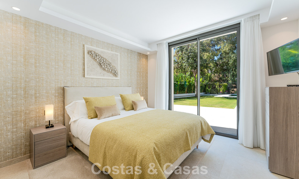 Stylishly renovated luxury villa for sale in a privileged golf community in Nueva Andalucia, Marbella 788443