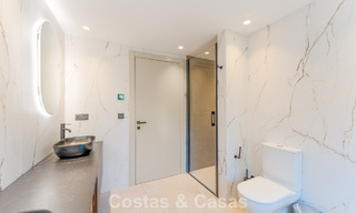 Stylishly renovated luxury villa for sale in a privileged golf community in Nueva Andalucia, Marbella 788445 