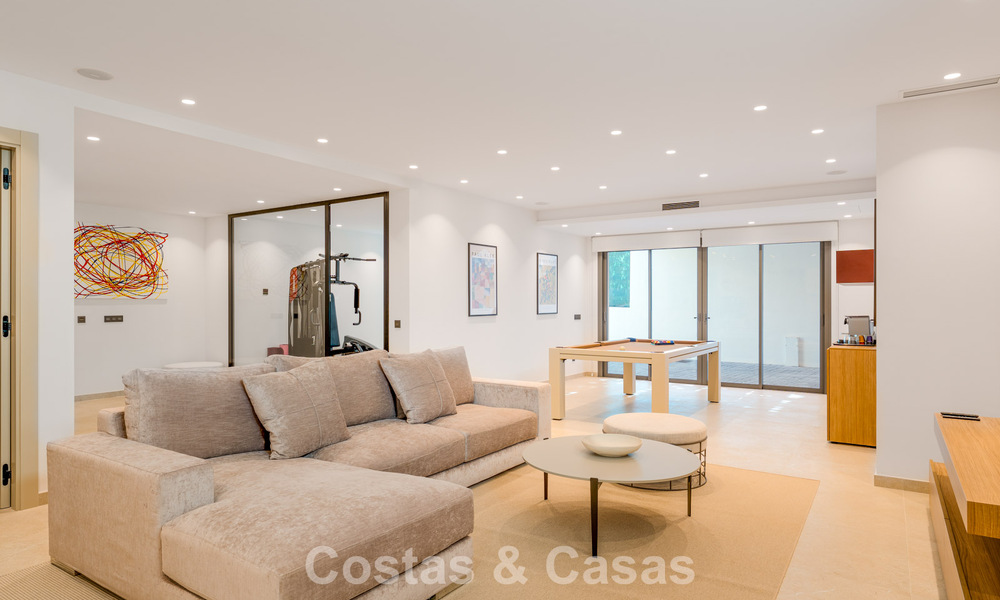 Stylishly renovated luxury villa for sale in a privileged golf community in Nueva Andalucia, Marbella 788447