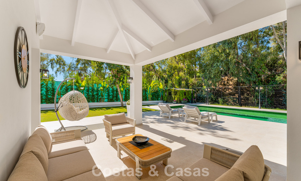Stylishly renovated luxury villa for sale in a privileged golf community in Nueva Andalucia, Marbella 788448