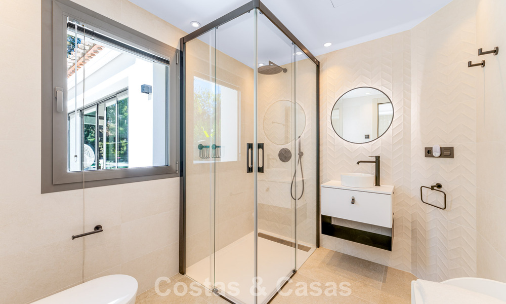 Stylishly renovated luxury villa for sale in a privileged golf community in Nueva Andalucia, Marbella 788450