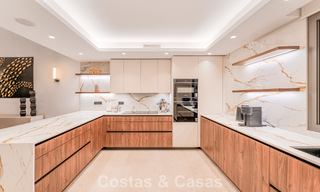 Stylishly renovated luxury villa for sale in a privileged golf community in Nueva Andalucia, Marbella 788452 