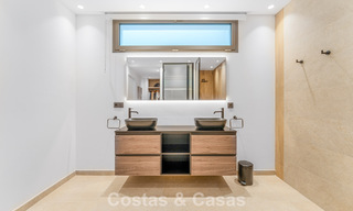 Stylishly renovated luxury villa for sale in a privileged golf community in Nueva Andalucia, Marbella 788456 