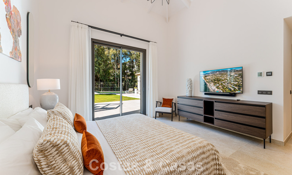 Stylishly renovated luxury villa for sale in a privileged golf community in Nueva Andalucia, Marbella 788477