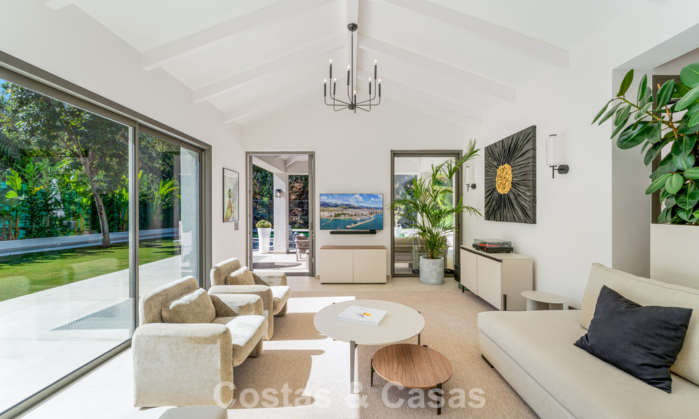 Stylishly renovated luxury villa for sale in a privileged golf community in Nueva Andalucia, Marbella 788480