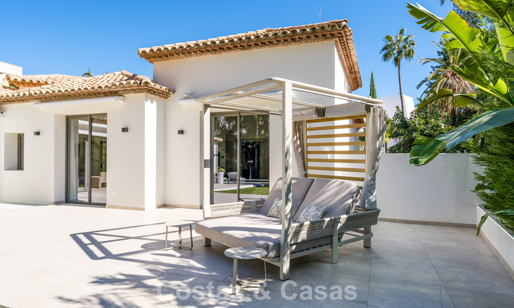 Stylishly renovated luxury villa for sale in a privileged golf community in Nueva Andalucia, Marbella 788486
