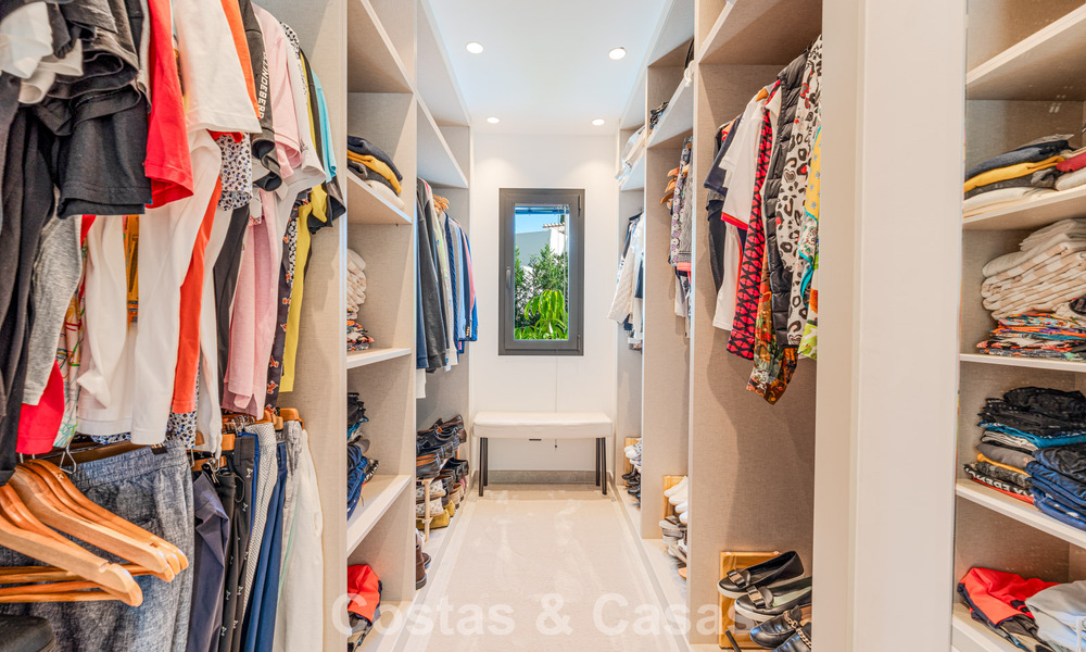 Stylishly renovated luxury villa for sale in a privileged golf community in Nueva Andalucia, Marbella 788488