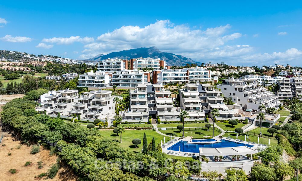 Contemporary apartment with spacious corner terrace for sale in Marbella - Benahavis 788698