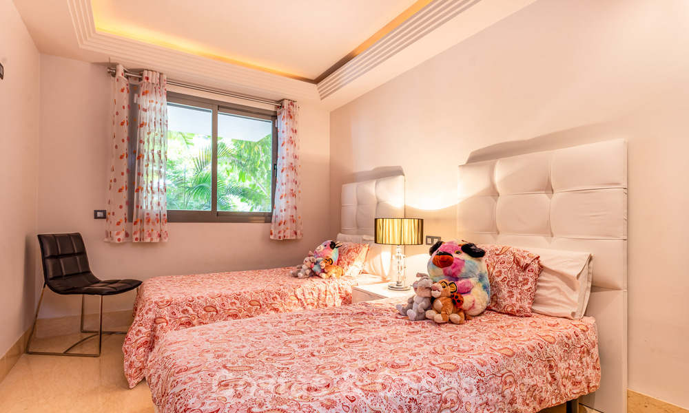 Contemporary apartment with spacious corner terrace for sale in Marbella - Benahavis 788700