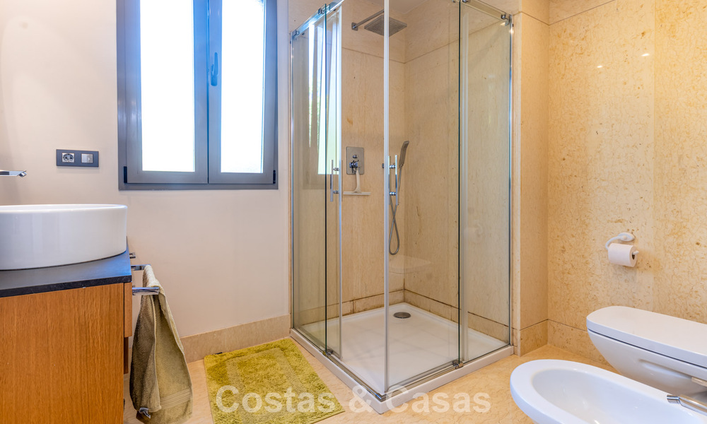 Contemporary apartment with spacious corner terrace for sale in Marbella - Benahavis 788704