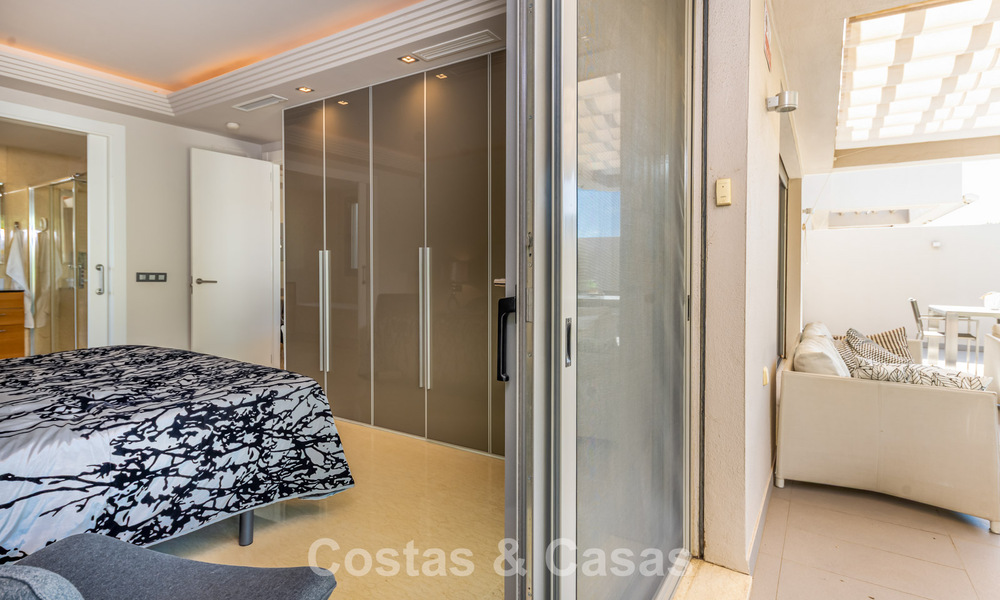 Contemporary apartment with spacious corner terrace for sale in Marbella - Benahavis 788707