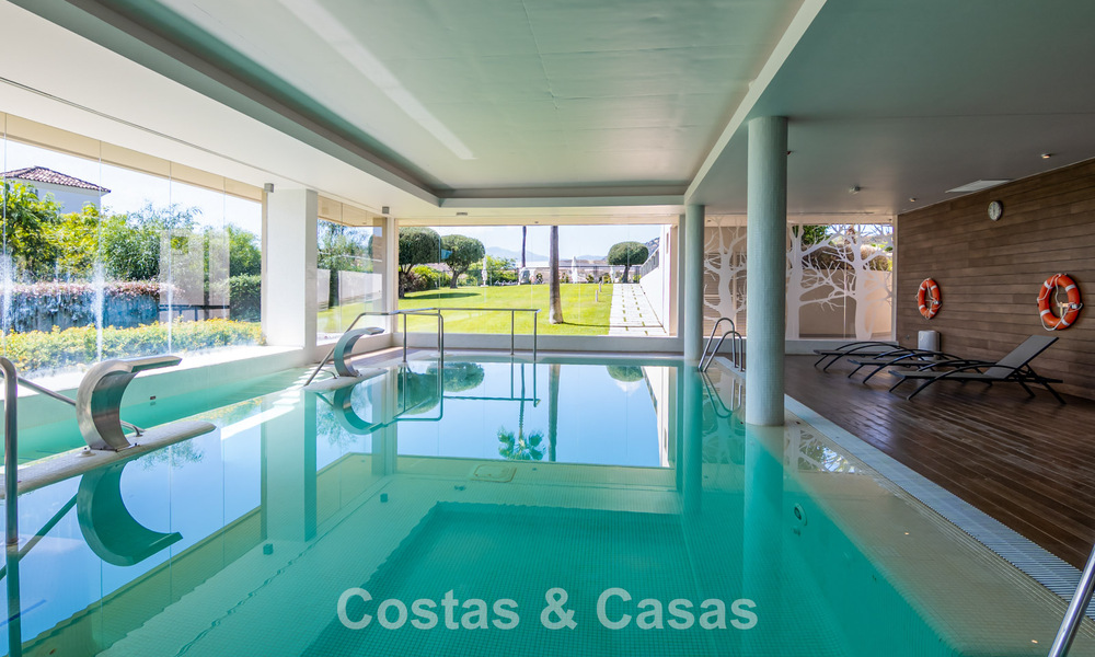 Contemporary apartment with spacious corner terrace for sale in Marbella - Benahavis 788722