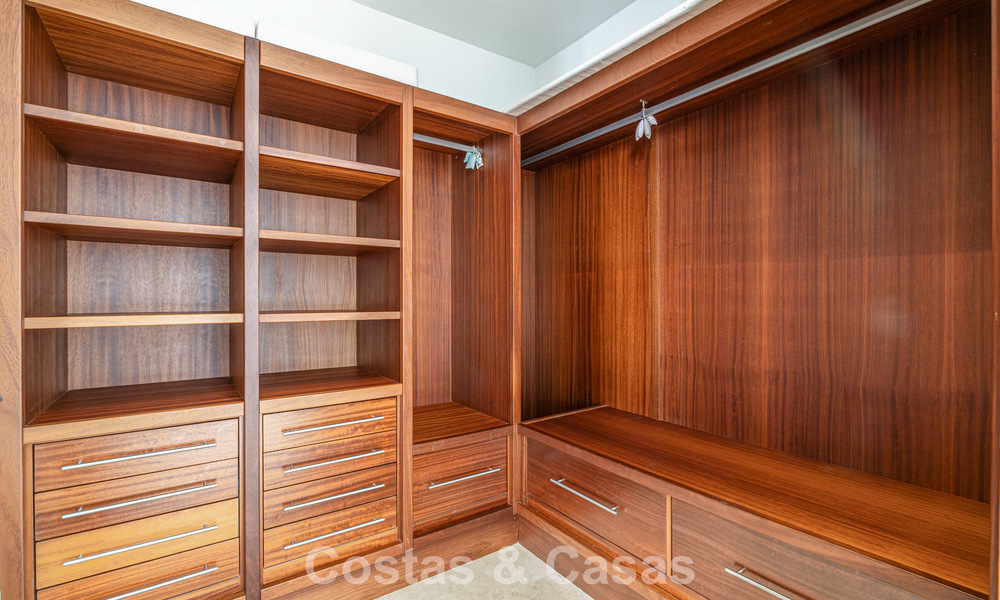 Move-in ready, modernist Spanish villa for sale, surrounded by top-class golf courses on the Costa del Sol 788316