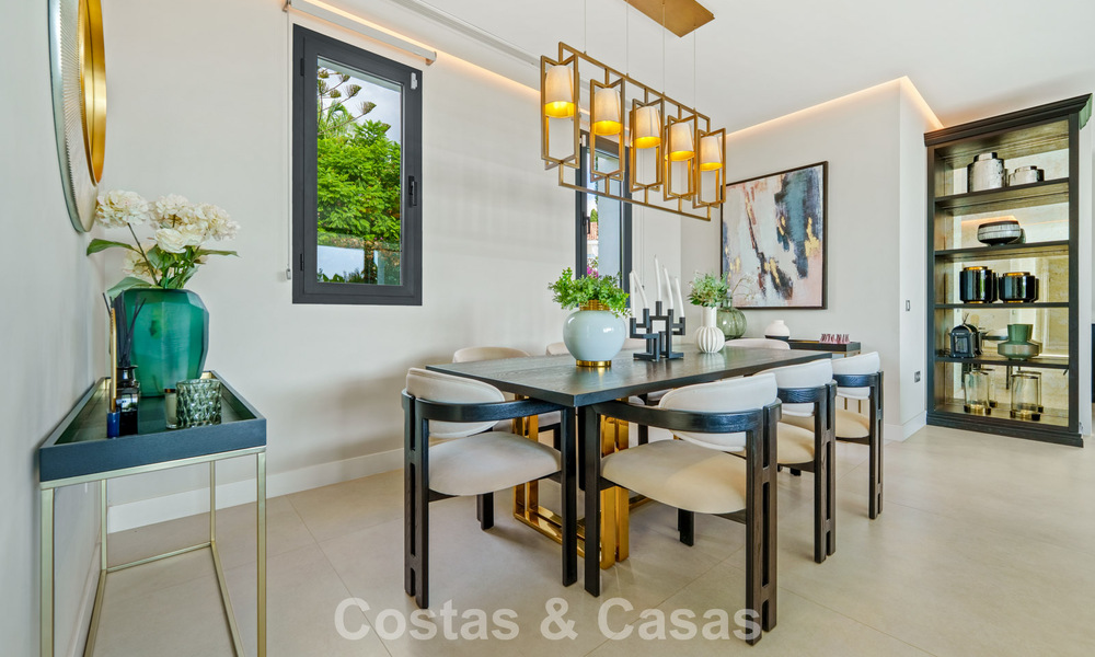 Exclusive villa with sea views for sale in a secure urbanization in La Quinta, Marbella - Benahavis 788552