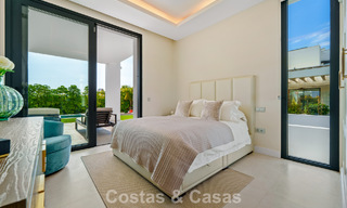Exclusive villa with sea views for sale in a secure urbanization in La Quinta, Marbella - Benahavis 788560 