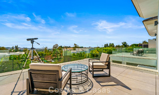 Exclusive villa with sea views for sale in a secure urbanization in La Quinta, Marbella - Benahavis 788578 