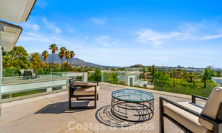 Exclusive villa with sea views for sale in a secure urbanization in La Quinta, Marbella - Benahavis 788582 