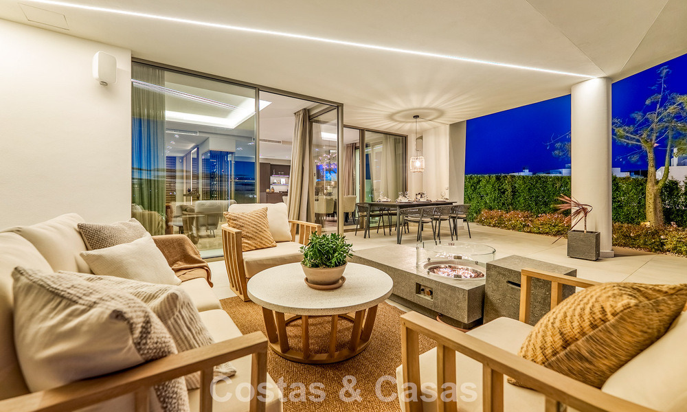 Minimalist luxury home with panoramic sea views for sale in a prestigious gated complex in Nueva Andalucia, Marbella 788593