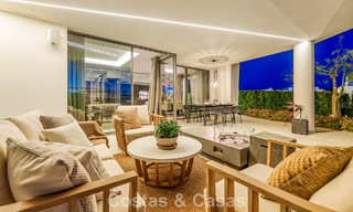 Minimalist luxury home with panoramic sea views for sale in a prestigious gated complex in Nueva Andalucia, Marbella 788593 