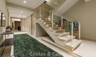 Minimalist luxury home with panoramic sea views for sale in a prestigious gated complex in Nueva Andalucia, Marbella 788594 