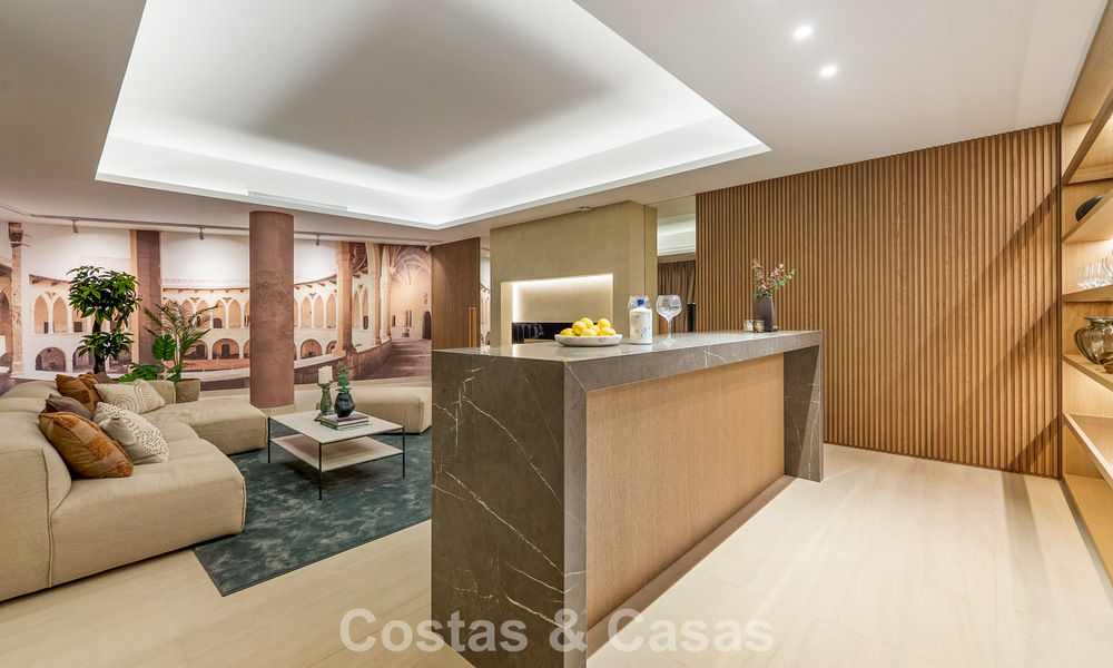 Minimalist luxury home with panoramic sea views for sale in a prestigious gated complex in Nueva Andalucia, Marbella 788596