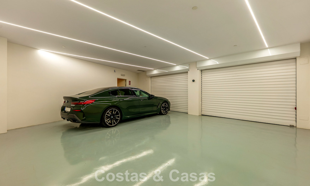 Minimalist luxury home with panoramic sea views for sale in a prestigious gated complex in Nueva Andalucia, Marbella 788601