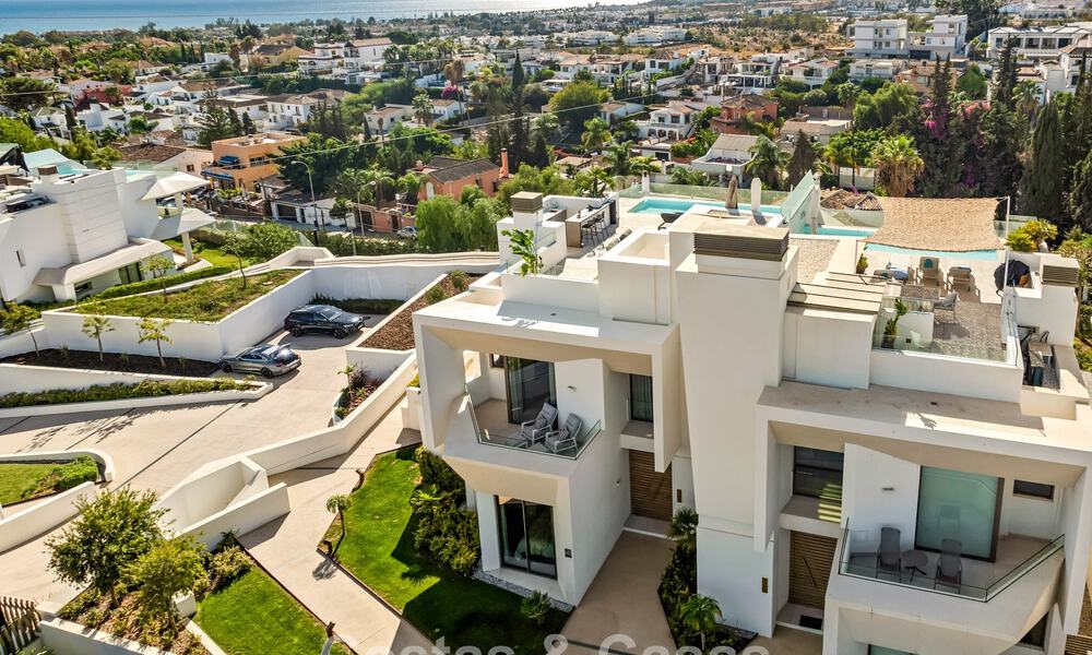 Minimalist luxury home with panoramic sea views for sale in a prestigious gated complex in Nueva Andalucia, Marbella 788605