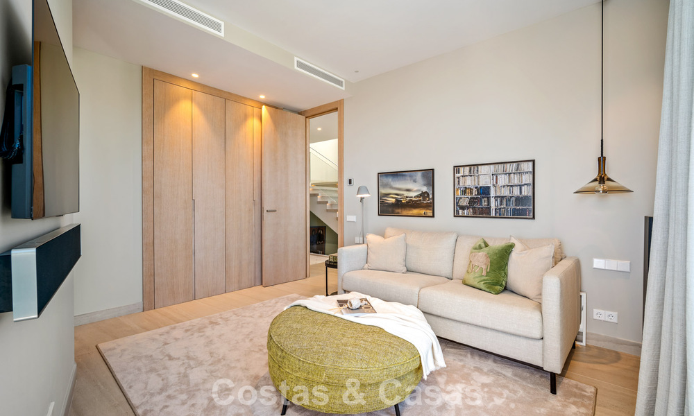 Minimalist luxury home with panoramic sea views for sale in a prestigious gated complex in Nueva Andalucia, Marbella 788615